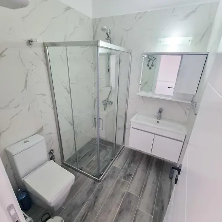 With Aqua Park In Isabella, Caesar Blue Resort, Lunch 4pm, Spa, Gym And Kids Club 아파트 Gastria