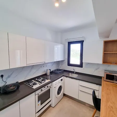 Appartamento With Aqua Park In Isabella, Caesar Blue Resort, Lunch 4pm, Spa, Gym And Kids Club Gastria