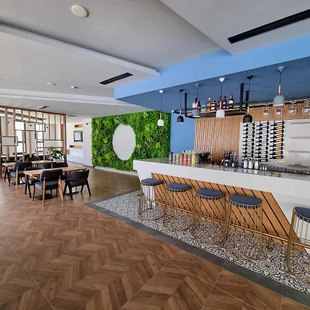 With Aqua Park In Isabella, Caesar Blue Resort, Lunch 4pm, Spa, Gym And Kids Club * Gastria