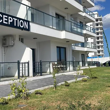 With Aqua Park In Isabella, Caesar Blue Resort, Lunch 4pm, Spa, Gym And Kids Club * Gastria