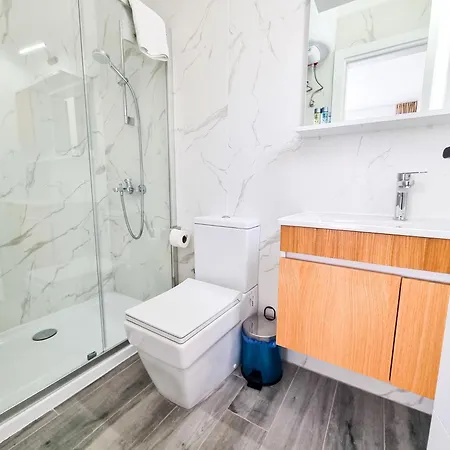 With Aqua Park In Isabella, Caesar Blue Resort, Lunch 4pm, Spa, Gym And Kids Club Appartamento