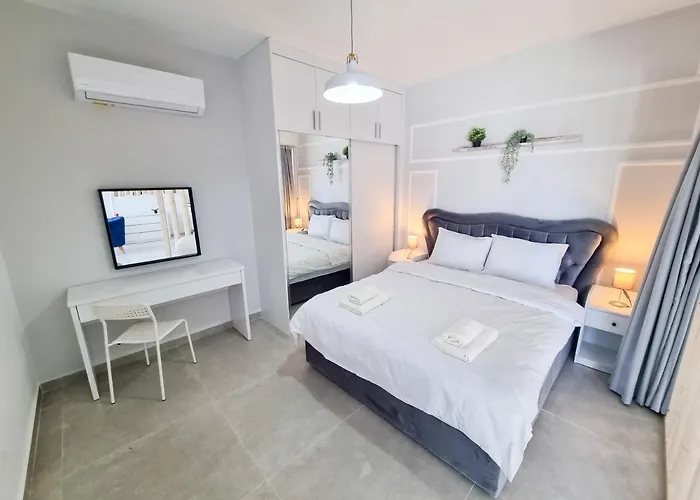 With Aqua Park In Isabella, Caesar Blue Resort, Lunch 4pm, Spa, Gym And Kids Club Apartmán