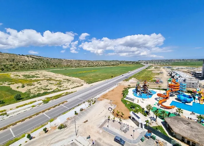 With Aqua Park In Isabella, Caesar Blue Resort, Lunch 4pm, Spa, Gym And Kids Club * Gastria