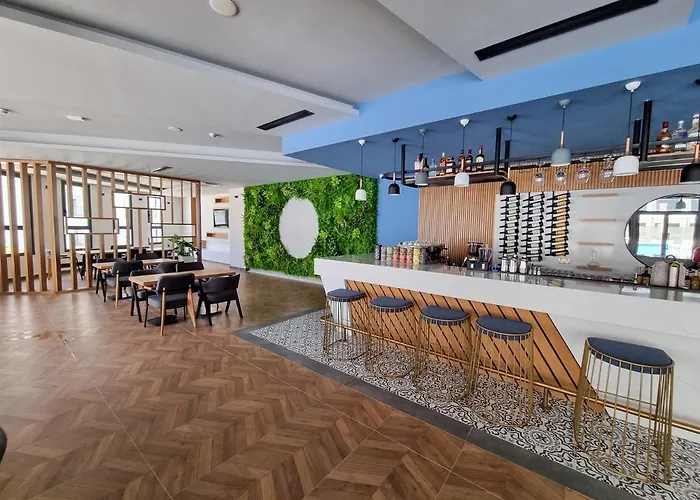 With Aqua Park In Isabella, Caesar Blue Resort, Lunch 4pm, Spa, Gym And Kids Club * Gastria