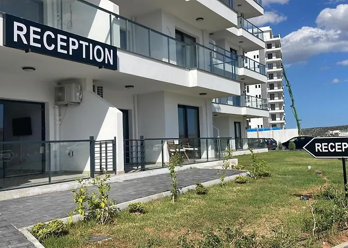 With Aqua Park In Isabella, Caesar Blue Resort, Lunch 4pm, Spa, Gym And Kids Club * Gastria