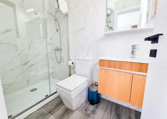 With Aqua Park In Isabella, Caesar Blue Resort, Lunch 4pm, Spa, Gym And Kids Club Apartmán